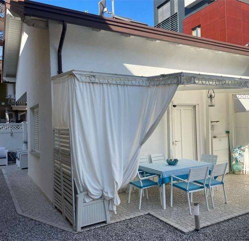 casa indipendente in vendita a Lignano Sabbiadoro