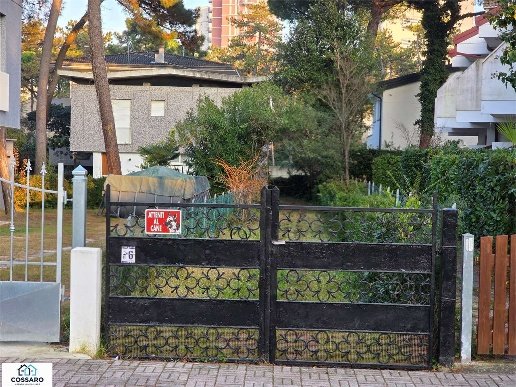 casa indipendente in vendita a Lignano Sabbiadoro in zona Pineta