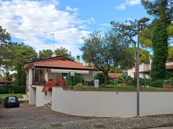 casa indipendente in vendita a Lignano Sabbiadoro in zona Pineta