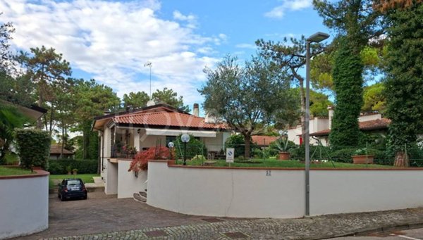 casa indipendente in vendita a Lignano Sabbiadoro in zona Pineta