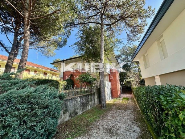 casa indipendente in vendita a Lignano Sabbiadoro in zona Pineta