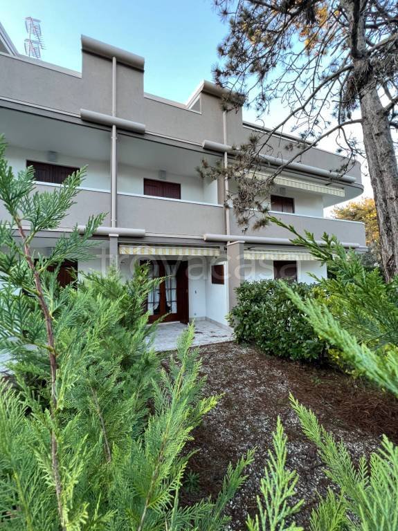 casa indipendente in vendita a Lignano Sabbiadoro in zona Pineta