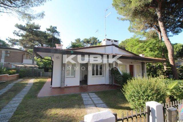 casa indipendente in vendita a Lignano Sabbiadoro in zona Pineta