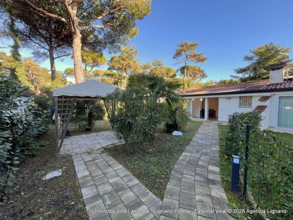 casa indipendente in vendita a Lignano Sabbiadoro in zona Pineta