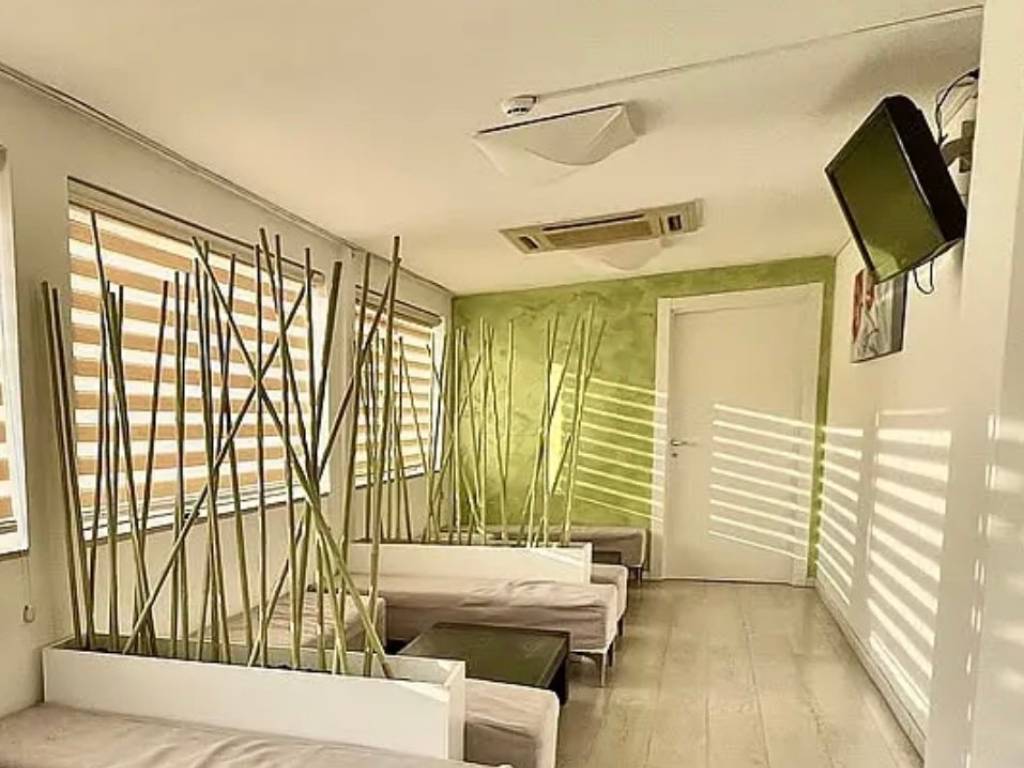 negozio in vendita a Lignano Sabbiadoro