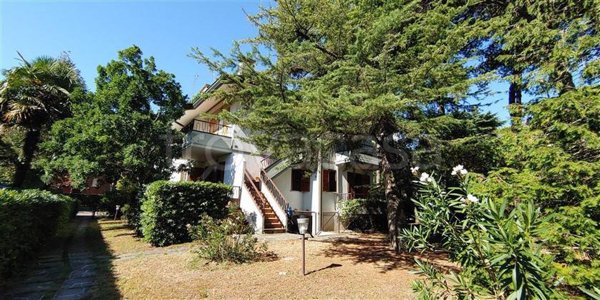 appartamento in vendita a Lignano Sabbiadoro in zona Pineta