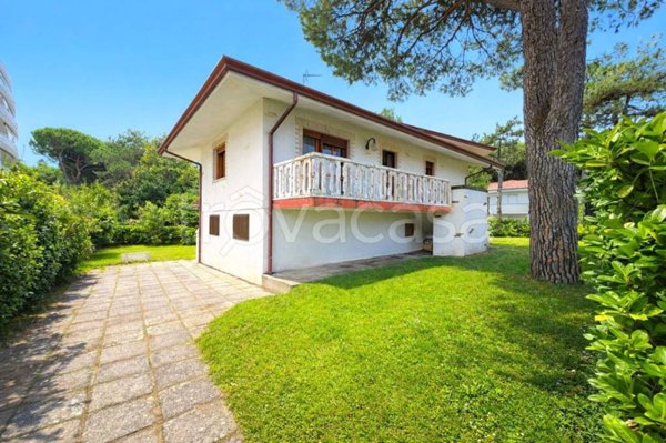 casa indipendente in vendita a Lignano Sabbiadoro in zona Riviera