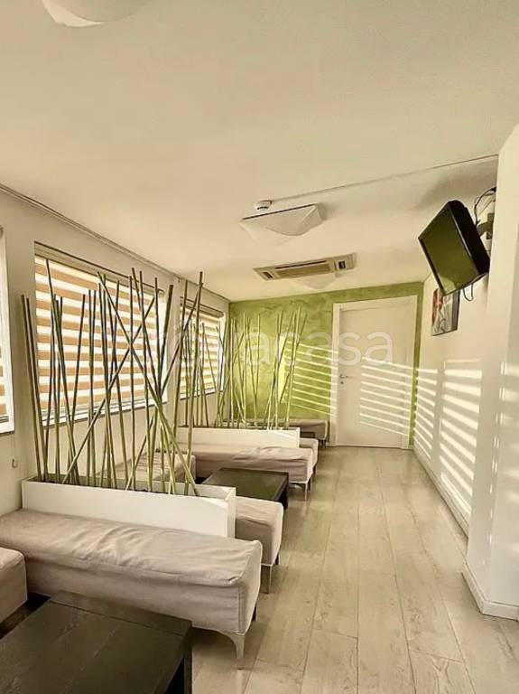 negozio in vendita a Lignano Sabbiadoro