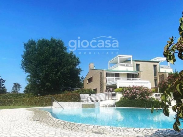 casa indipendente in vendita a Lignano Sabbiadoro in zona Riviera