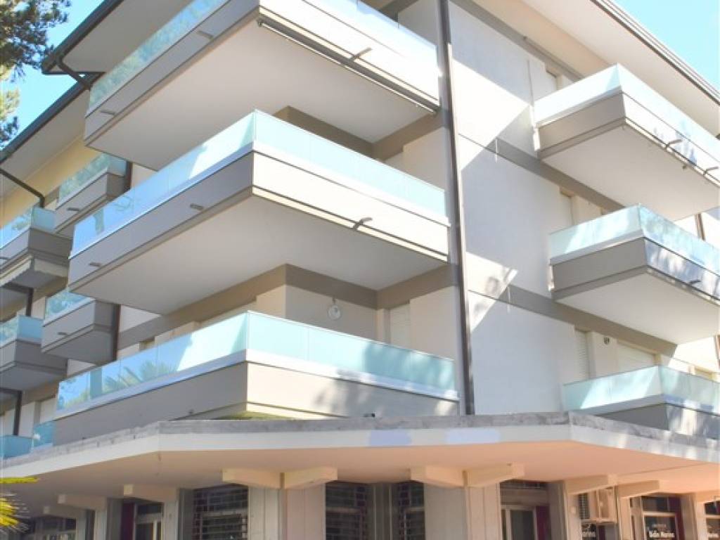 ufficio in vendita a Lignano Sabbiadoro in zona Pineta