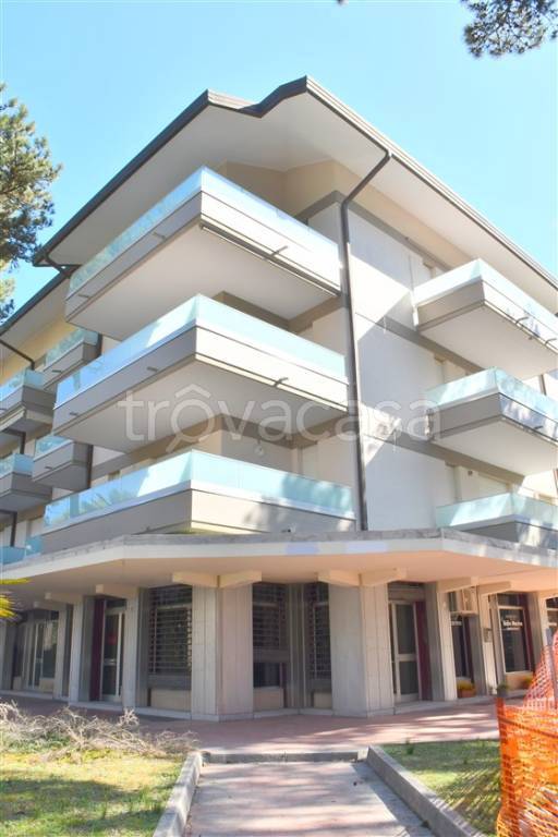 ufficio in vendita a Lignano Sabbiadoro in zona Pineta