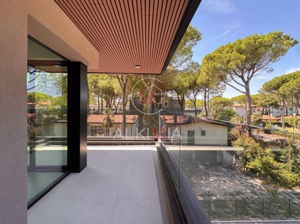 appartamento in vendita a Lignano Sabbiadoro in zona Pineta