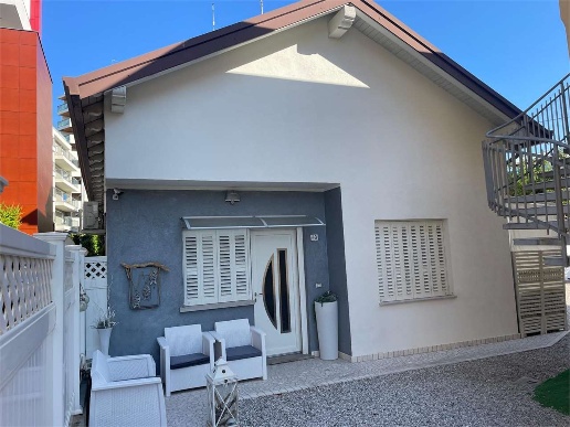 casa indipendente in vendita a Lignano Sabbiadoro