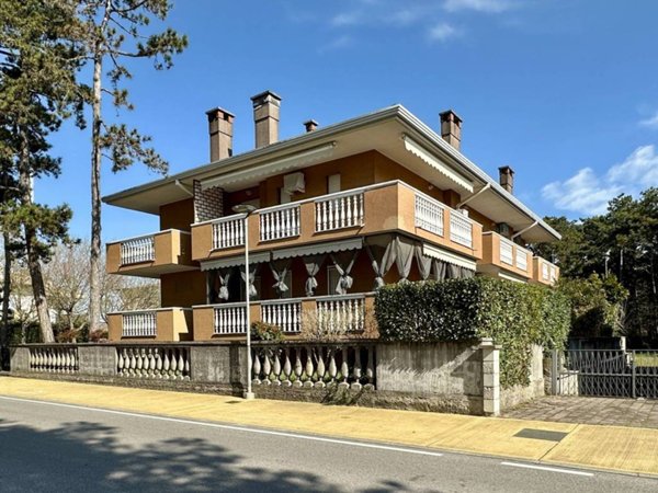 appartamento in vendita a Lignano Sabbiadoro in zona Pineta