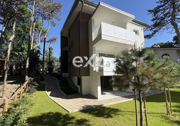 appartamento in vendita a Lignano Sabbiadoro in zona Pineta