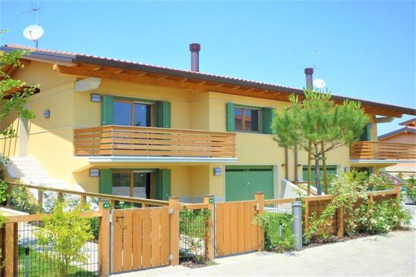 casa indipendente in vendita a Lignano Sabbiadoro in zona Riviera