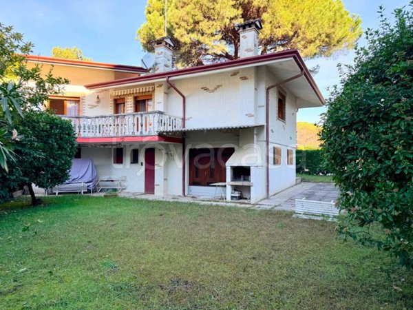 casa indipendente in vendita a Lignano Sabbiadoro in zona Riviera