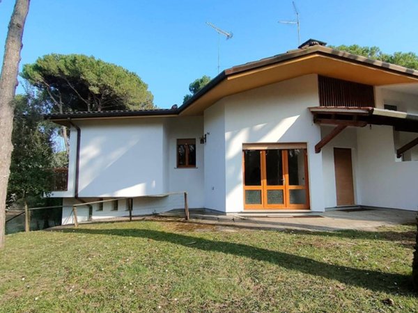 casa indipendente in vendita a Lignano Sabbiadoro in zona Riviera