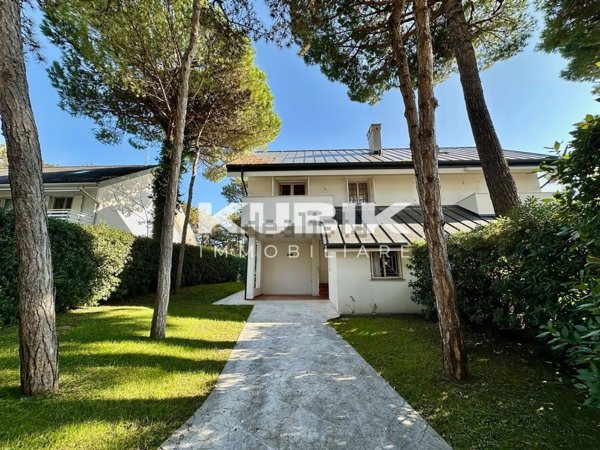 casa indipendente in vendita a Lignano Sabbiadoro in zona Riviera