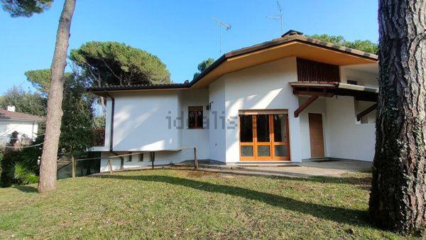 casa indipendente in vendita a Lignano Sabbiadoro in zona Riviera
