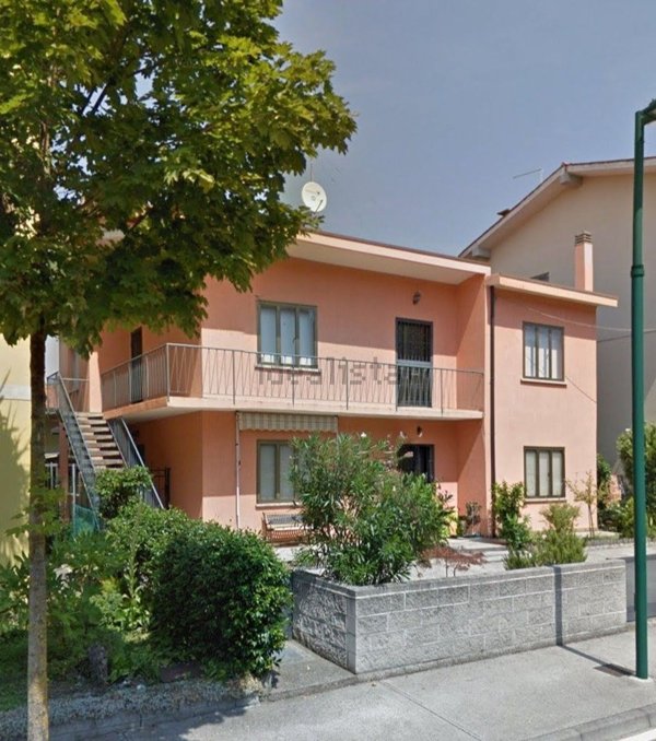 casa indipendente in vendita a Lignano Sabbiadoro in zona Pineta