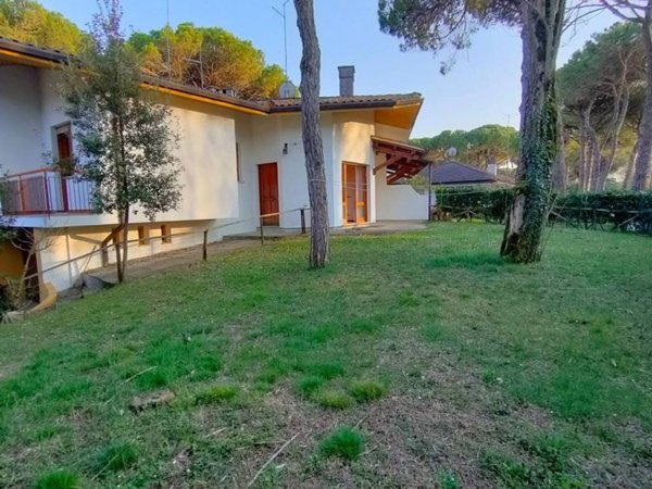 casa indipendente in vendita a Lignano Sabbiadoro in zona Riviera
