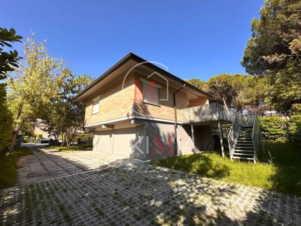 casa indipendente in vendita a Lignano Sabbiadoro in zona Riviera
