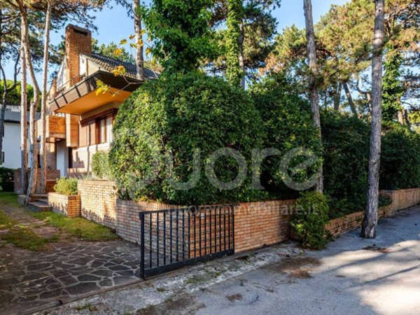 casa indipendente in vendita a Lignano Sabbiadoro in zona Pineta