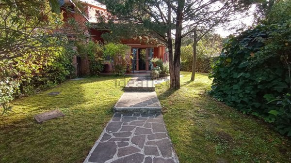 casa indipendente in vendita a Lignano Sabbiadoro in zona Riviera