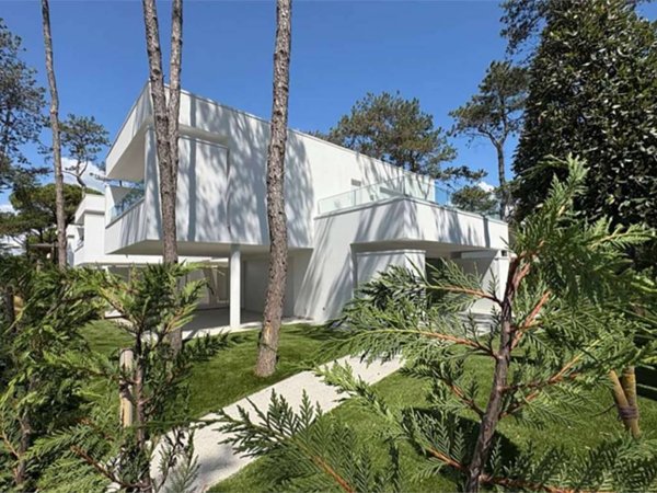 casa indipendente in vendita a Lignano Sabbiadoro in zona Pineta