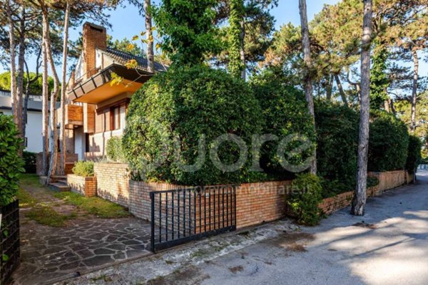 casa indipendente in vendita a Lignano Sabbiadoro in zona Pineta