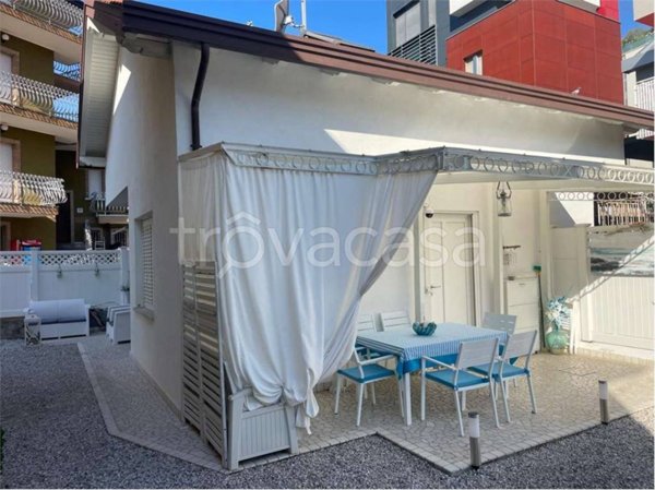 casa indipendente in vendita a Lignano Sabbiadoro