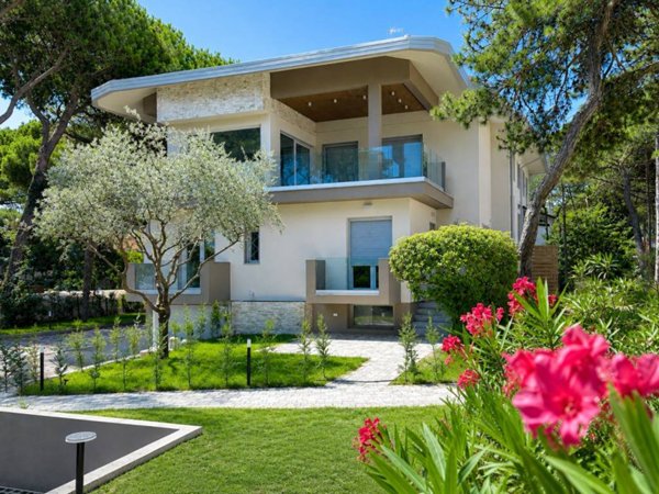 appartamento in vendita a Lignano Sabbiadoro in zona Pineta