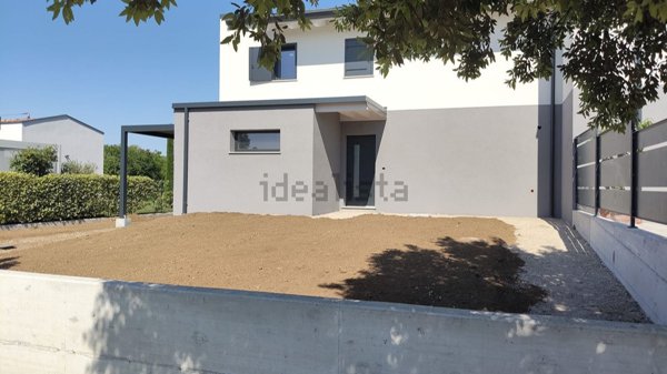 casa indipendente in vendita a Lignano Sabbiadoro in zona Riviera