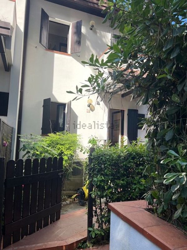 casa indipendente in vendita a Lignano Sabbiadoro in zona Pineta