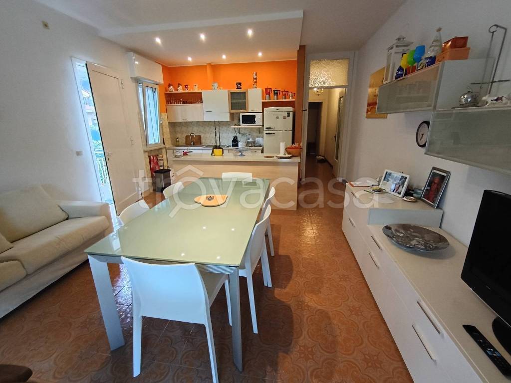 casa indipendente in vendita a Lignano Sabbiadoro in zona Riviera