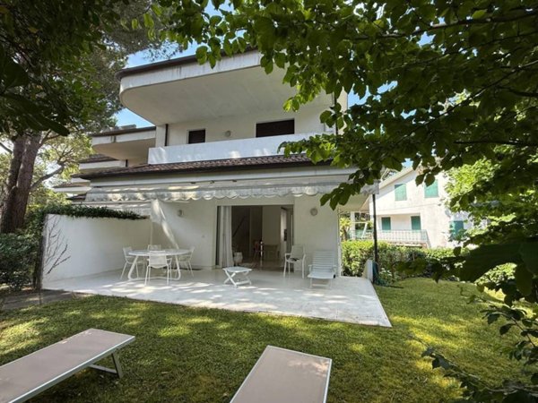 casa indipendente in vendita a Lignano Sabbiadoro in zona Pineta