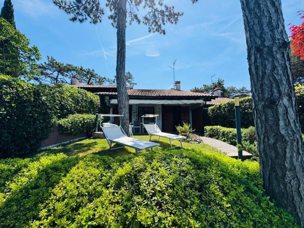 casa indipendente in vendita a Lignano Sabbiadoro in zona Riviera