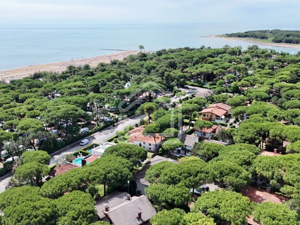 casa indipendente in vendita a Lignano Sabbiadoro in zona Riviera