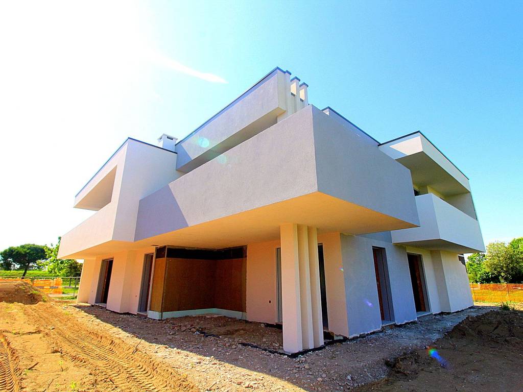 casa indipendente in vendita a Lignano Sabbiadoro in zona Riviera