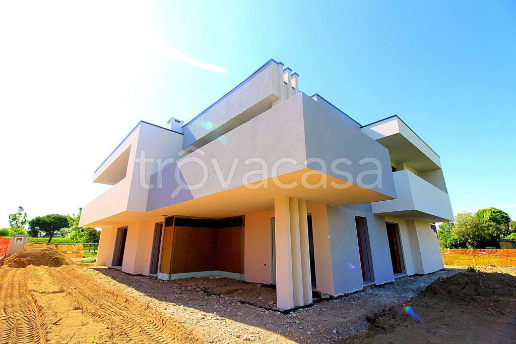 casa indipendente in vendita a Lignano Sabbiadoro in zona Riviera