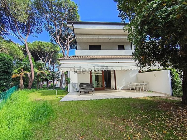 casa indipendente in vendita a Lignano Sabbiadoro in zona Pineta