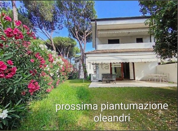 casa indipendente in vendita a Lignano Sabbiadoro in zona Pineta