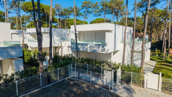 casa indipendente in vendita a Lignano Sabbiadoro in zona Pineta