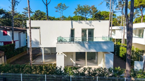 casa indipendente in vendita a Lignano Sabbiadoro in zona Pineta