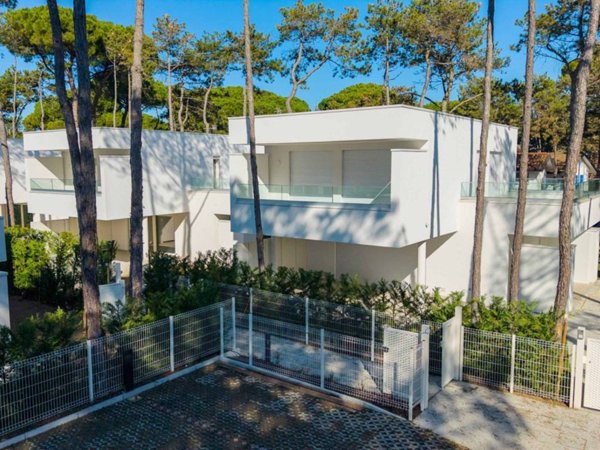 casa indipendente in vendita a Lignano Sabbiadoro in zona Pineta