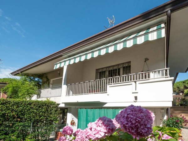 casa indipendente in vendita a Lignano Sabbiadoro in zona Riviera