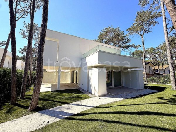 casa indipendente in vendita a Lignano Sabbiadoro in zona Pineta