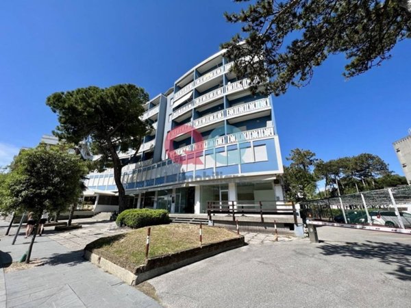 appartamento in vendita a Lignano Sabbiadoro in zona Pineta