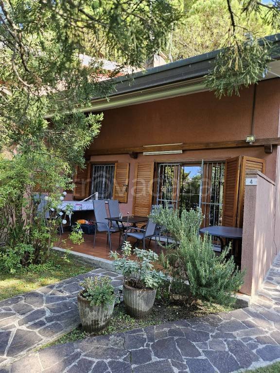 casa indipendente in vendita a Lignano Sabbiadoro in zona Riviera